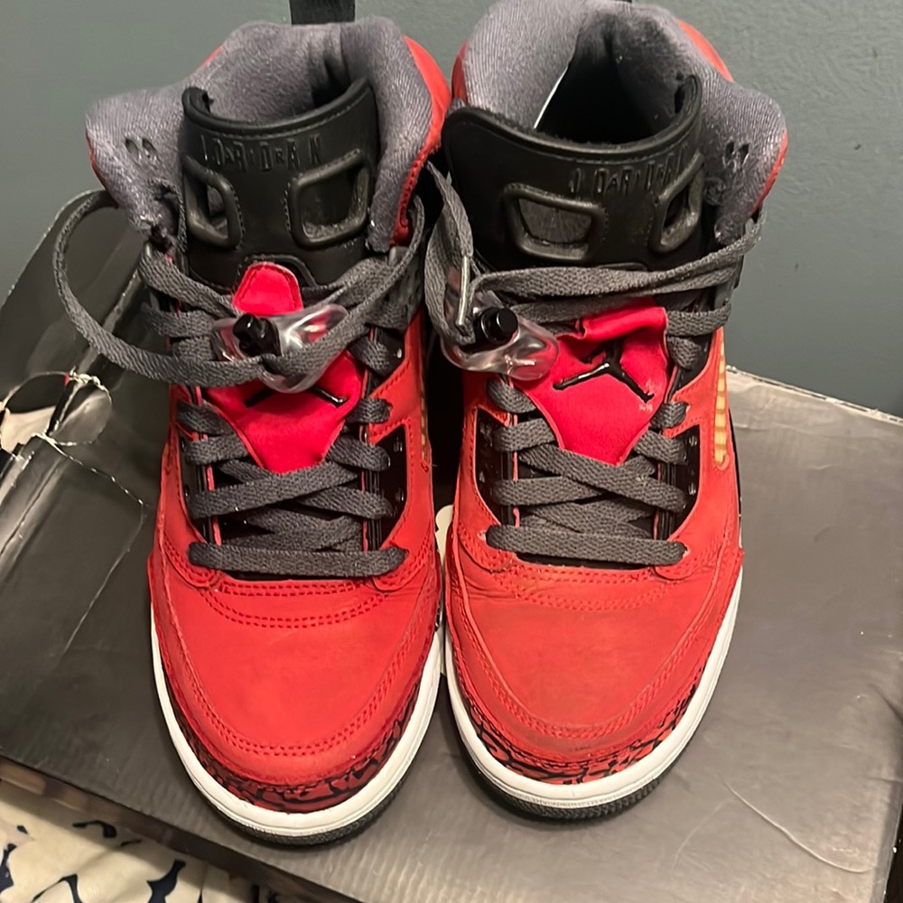 Jordan Spizike basketball sneakers